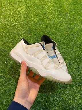 Nike air jordan 11 low white retro legend blue shoes size 3Y
